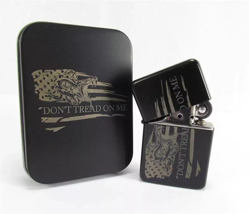 “Don’t Tread on Me” Engraved Star Lighter (Zippo Style) with Tin Case – Matte Black